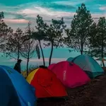 Yakin Enggak Tergoda Camping di Kanaga Hill? Pemandangan Teraseringnya Bikin Enggak Bisa Move On Loh!