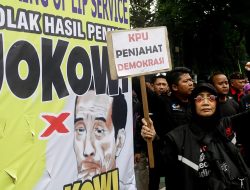 Relawan Prabowo-Gibran Sayangkan Massa Pembakaran Spanduk Bergambar Presiden Jokowi saat Demo Menolak Hasil Pemilu