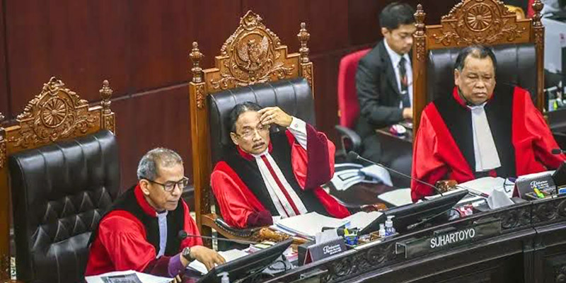 Gugatan Kubu Amin Ditolak, 3 Hakim MK Dissenting Opinion