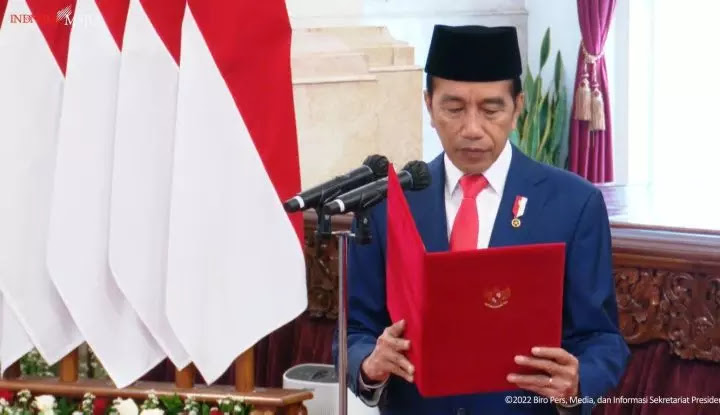 Beri Penghargaan Wali Kota Berprestasi ke Gibran dan Bobby, Urat Malu dan Adab Jokowi Sudah Hilang