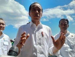 Rocky Gerung Sebut Kebijakan Prabowo Akan Membuat Persaingan dengan Jokowi