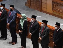 Tak Tanggung-tanggung 'Sudutkan' KPK, DPR Beberkan Kehebatan Lembaga Antirasuah Dulu Pernah Tangkap Wakil Tuhan