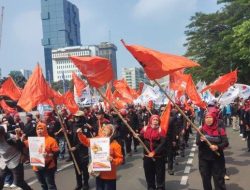 Warisan Utang Jokowi Capai Rp8.353 T, INDEF: Negara Bisa Stroke
